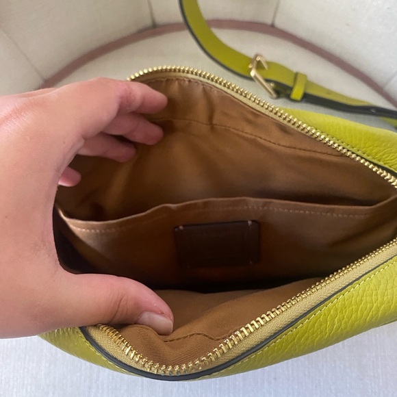 ❗️SOLD❗️Coach Jamie Camera Bag Chartreuse - Picture 3 of 8